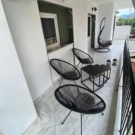 M&F Meteora Apartments #2 كالامباكا المظهر الخارجي الصورة